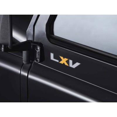 LR051774 - Оригінальна наклейка Land Rover LXV - Для значка Defender Tailgate - Як встановлено на Defender 65th Special Edition