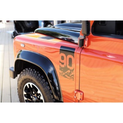 LR069122 - Оригінальний Land Rover Defender 90 Adventurer Wing Badge - Спеціальна версія наклейки для переднього крила