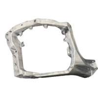 LR131286 - Left headlight bracket (ocular / radiator and front optics mounting bracket) LR131286 - Left headlight bracket (ocular / radiator and front optics mounting bracket)