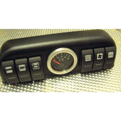 LRC1556 - Defender Dash Pod - Поставляється з одним вирізаним отвором - Можна додати більше (Зверніть увагу, датчики не входять) - Вироблено у Великобританії компанією Croytec