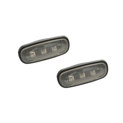 LRC8530 - Defender LED Clear Side Repeater починаючи з XA159807 і далі - поставляється як пара - може бути встановлений на будь-який Defender з модифікаціями Wing