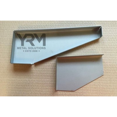 YRM107 - Велике та мале переднє закривання порогів - Для Land Rover Discovery 1 і Range Rover Classic - Виробник YRM Metal - Права сторона